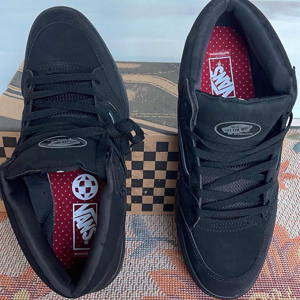 Vans Men’s Zahba Mid Black/Pewter
VN000CBSHR0 Sneakers - Picture 5 of 16